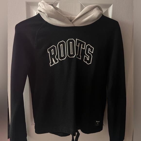 Roots sweater in size S, 80% cotton 20% polyester. Rarely worn - Picture 1 of 2